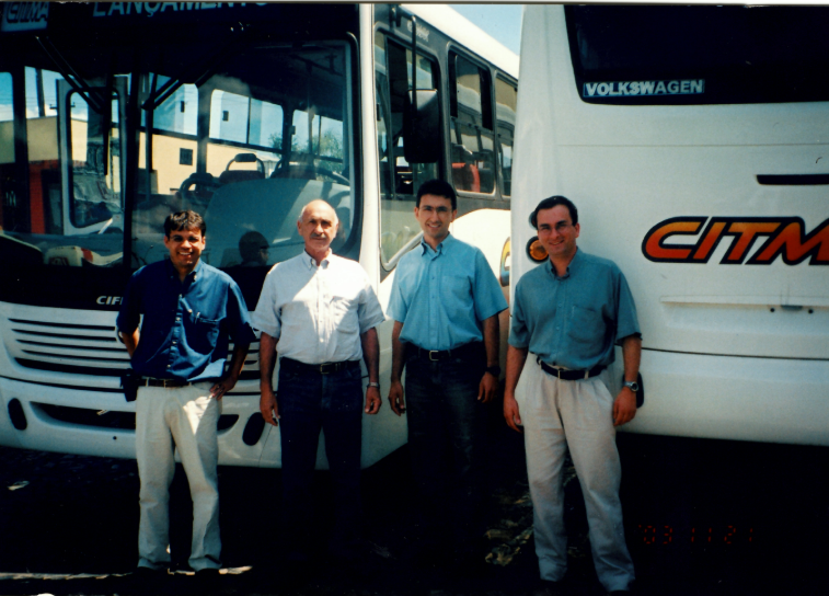 Entrega de novo ônibus